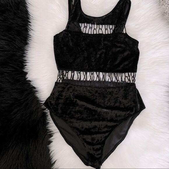 Staring At The Stars By UO Black Crushed Velvet Cutout Bodysuit Size Large - Picture 10 of 16
